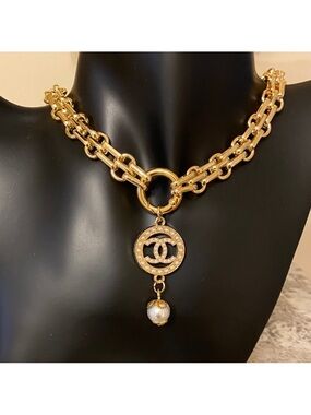 CHANEL Gold-Tone Pearl CC Medallion and Pearl Drop And Chain Necklace